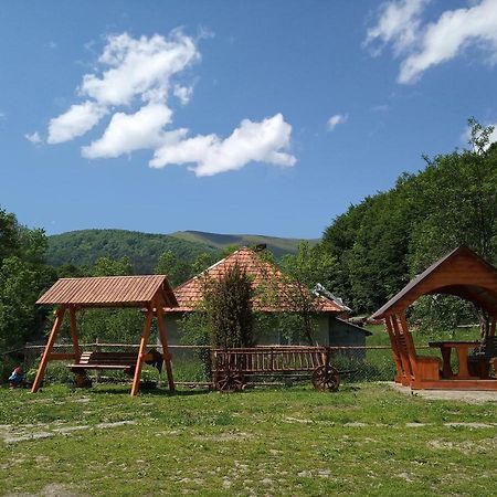 Верховинський Котедж Bukovets Exterior foto